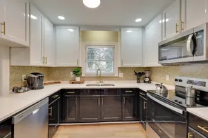 Image of < 2 Mi to East Carolina University: Family Home