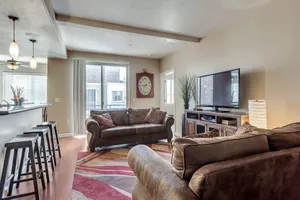 Image of Citifront B 3 Bedroom Condo by RedAwning