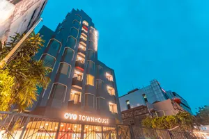 Image of Super OYO Townhouse 2 Hotel Gunung Sahari