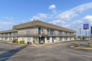 Image of Motel 6-Topeka, KS - Northwest