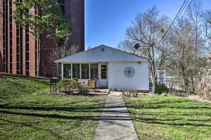Image of 2 Mi to Downtown Knoxville Cozy Home with Patio