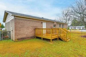 Image of Pet-friendly Home w/ Deck & Yard in Winterville