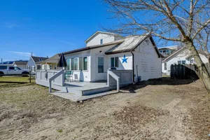 Image of Sunset Bay Cottage: Walk to Lake Erie & Beach!