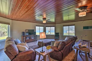 Image of Waterfront Clearlake Retreat w/ Dock & Kayaks