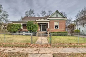 Image of Pet-Friendly Shreveport Home about 1 Mile to Downtown!