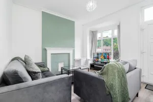 Image of 2 Bed House/families/contractors/free Parking