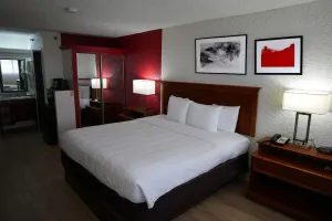 Image of Clarion Hotel Broken Arrow - Tulsa