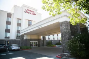 Image of Hampton Inn & Suites Fresno