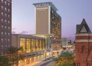 Image of Doubletree by Hilton Cedar Rapids Convention Complex