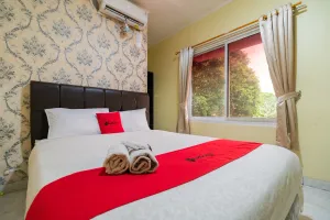 Image of RedDoorz near Tomang 2
