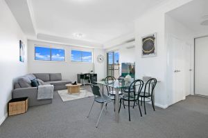 Image of KOZYGURU WENTWORTHVILLE KOZY 2 BED 1 BATH APT STREET PARKING NWE049