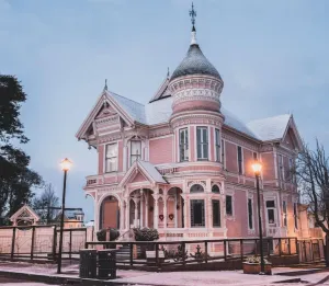 Image of Pinc Lady Mansion
