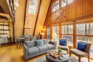 Image of Private Hot Tub Cabin 1 Mi to Beech Mountain!