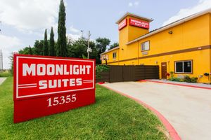 Image of Moonlight Suites - Houston/George Bush Int'l Airport