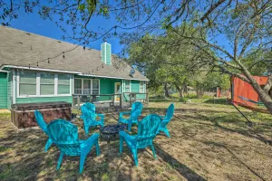 Image of Gorgeous Luxury Home With Hot Tub Just 3 Miles to Dtwn!