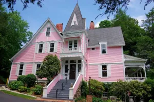 Image of Cedar Crest Inn