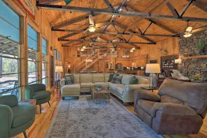 Image of Waterfront Deck Home on Ouachita River!