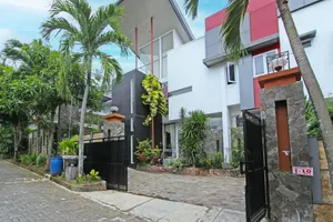 Image of Capital O 91665 D'prof Exclusive Guesthouse