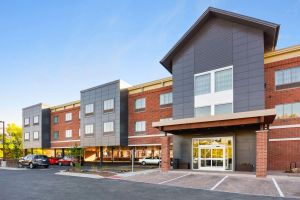 Image of Country Inn & Suites by Radisson, Flagstaff Downtown, AZ