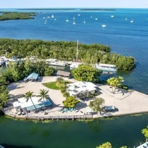 Image of 2 Houses Located On A Private Peninsula. 4 Bedroom Home by RedAwning