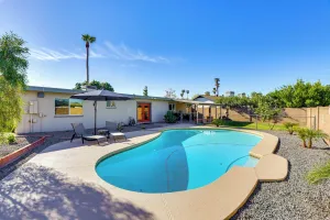 Image of Pet-Friendly Glendale Home Fenced Pool & Yard