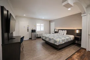 Image of Motel 6, Tustin, Orange County-CA