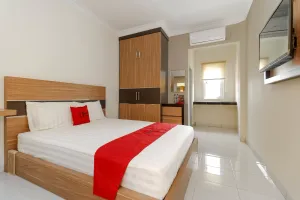 Image of RedDoorz Plus near Palembang Square Mall
