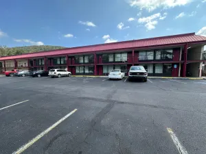 Image of Hotel Red Rose by Townhouse Covington I-64