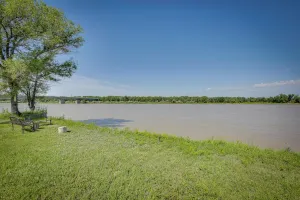 Image of Glendive Getaway with Yellowstone River Access!