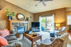 Image of Lovely Dundee Home w/ Private Yard & Fire Pit!