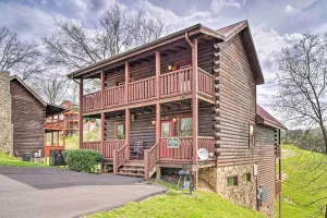 Image of Mountain Pool Lodge Sevierville Cabin w/ Hot Tub