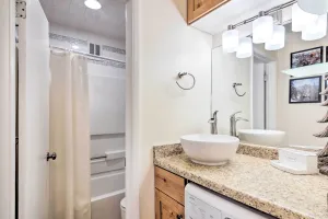Image of Cozy Studio with Fireplace about 1 Mi to Ski Resort
