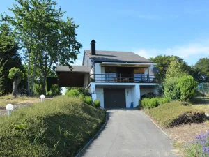 Image of Spacious House With Beautiful Terrace