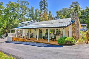 Image of Steps to Dtwn Murphys Cottage with Furnished Porch