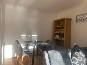 Image of Immaculate 2-bed Villa in Shrewsbury