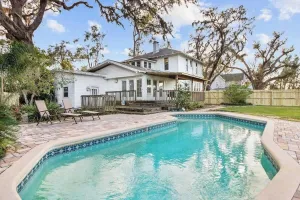 Image of 4 Bedroom Historic House, Pool, Downtown Dade City