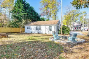 Image of 9 Mi to Colonial Beach: Charming Cottage w/ Yard!