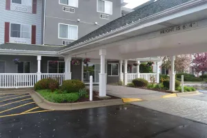 Image of Country Inn & Suites by Radisson, Gurnee, IL