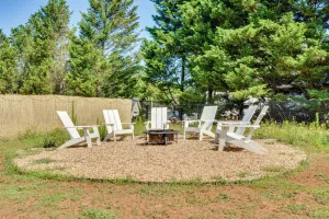Image of Modern Anderson Home w/ Fire Pit & Grill