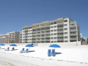 Image of Emerald Towers West 3002 - Golden Days