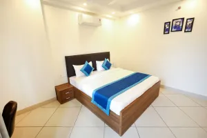 Image of FabHotel La Paz Stay B&B