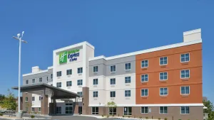 Image of Holiday Inn Express & Suites Lexington Midtown - I-75 by IHG