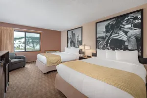 Image of Super 8 by Wyndham Sturgis