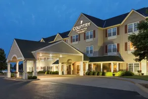 Image of Country Inn & Suites by Radisson, Salina, KS
