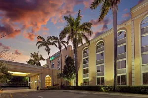 Image of La Quinta Inn & Suites by Wyndham Sunrise