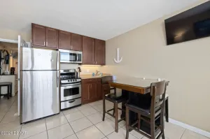 Image of HBR Direct Oceanfront Condo, Daytona Beach, sleeps 4