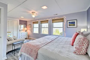 Image of Classic Chesapeake Beachside Cottage with Porch!