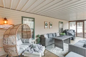 Image of 'foxes Den' w/ Hot Tub, Pool Table & Fire Pit!