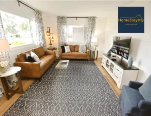 Image of Modern 5 Bedroom Home Sleeps up to 12 15 min Walk to ND 2329