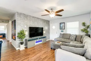 Image of 2 Mi to Lake Griffin: Fruitland Park Home